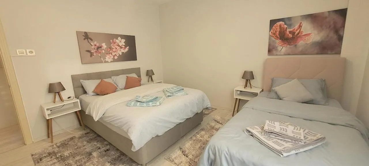 شقة اسطنبول  في Family Apt For 7 People, 10 Min Walk To Taksim Square تركيا